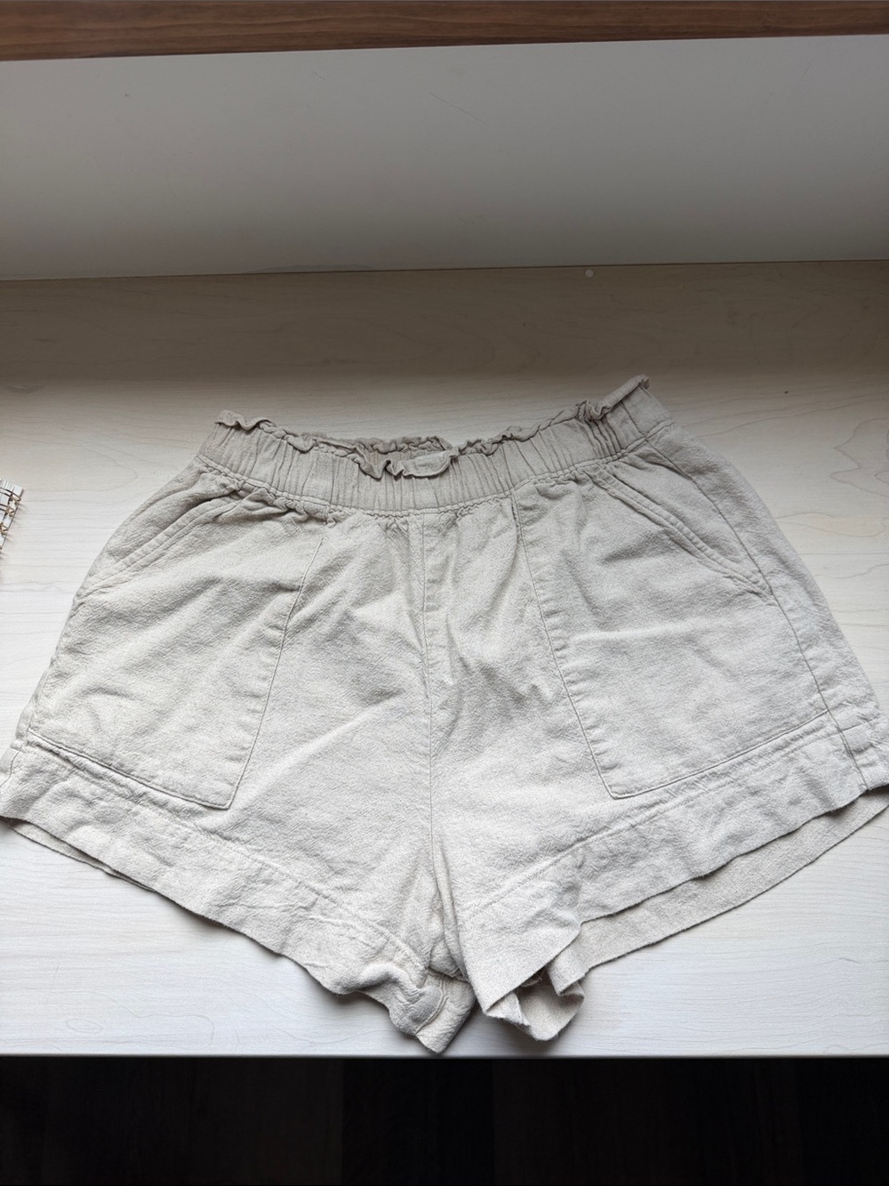 Abercrombie & Fitch Light Beige High-Waist Linen-Blend Shorts